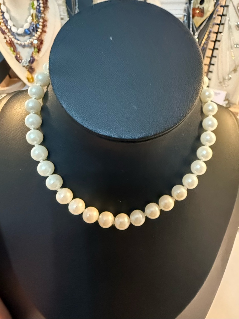 Vintage Japan Classic Cream Faux Pearl Strand Necklace 12” + 3” Guc